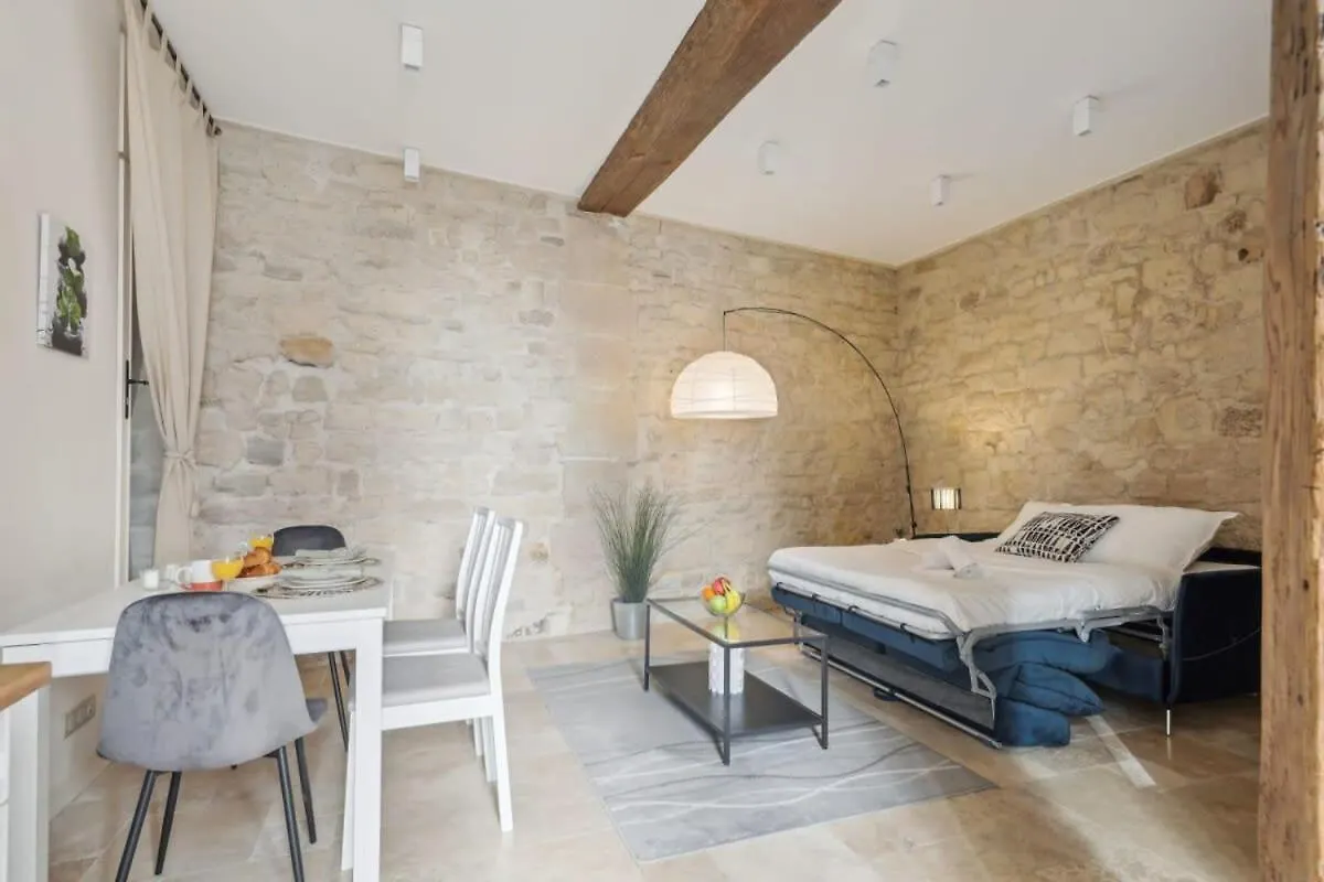 Апартаменты Ile St Louis & Studio - Cityapartmentstay Париж